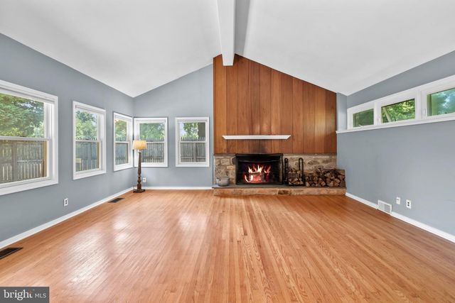 1457 MEETINGHOUSE RD, Warminster, PA 18974
