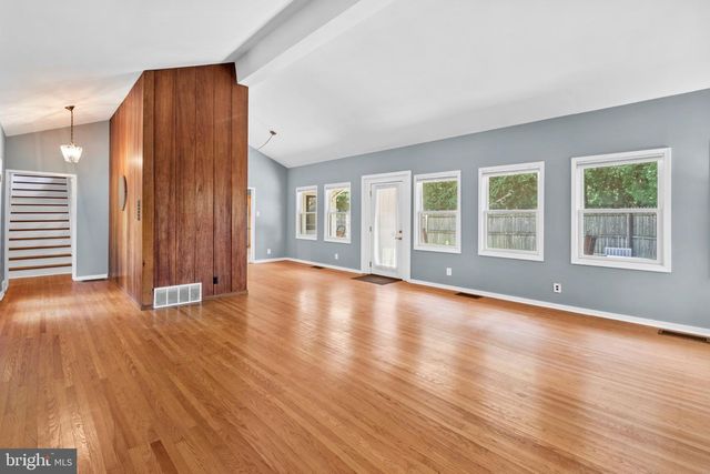 1457 MEETINGHOUSE RD, Warminster, PA 18974