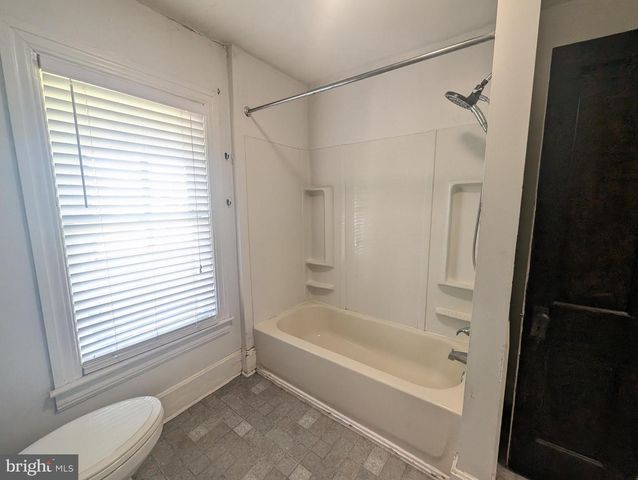 98 E YORK ST, Biglerville, PA 17307