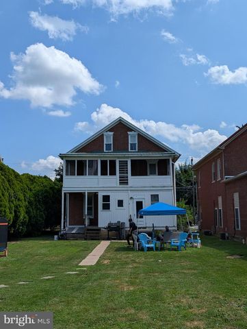 98 E YORK ST, Biglerville, PA 17307
