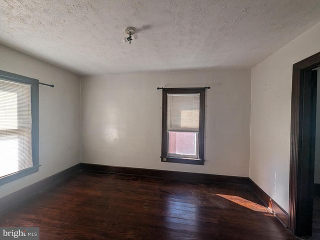 98 E YORK ST, Biglerville, PA 17307