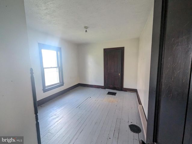 98 E YORK ST, Biglerville, PA 17307