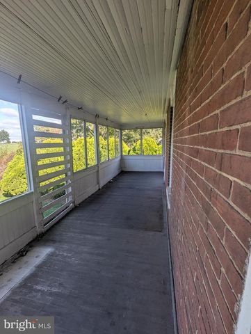 98 E YORK ST, Biglerville, PA 17307