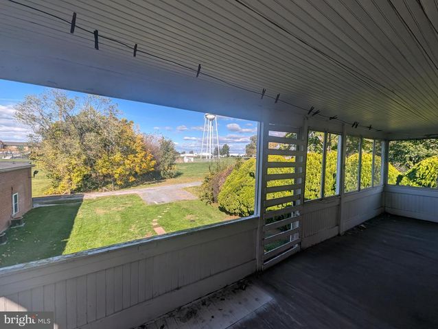 98 E YORK ST, Biglerville, PA 17307