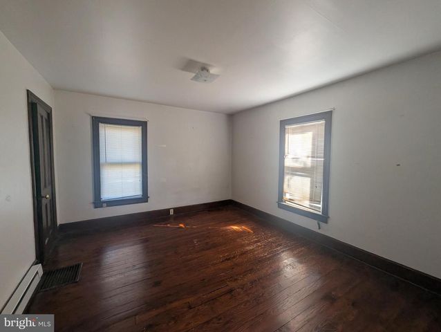 98 E YORK ST, Biglerville, PA 17307