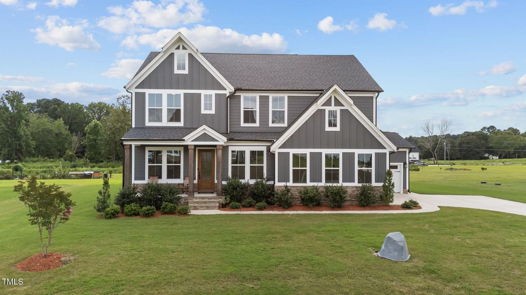 2829 Arrowsmith Drive, Fuquay Varina, NC 27526