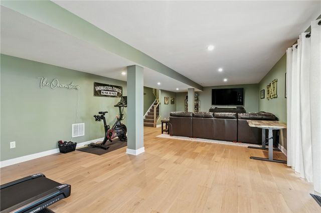 1043 Wedgewood Dr, Penn Twp, PA 15644