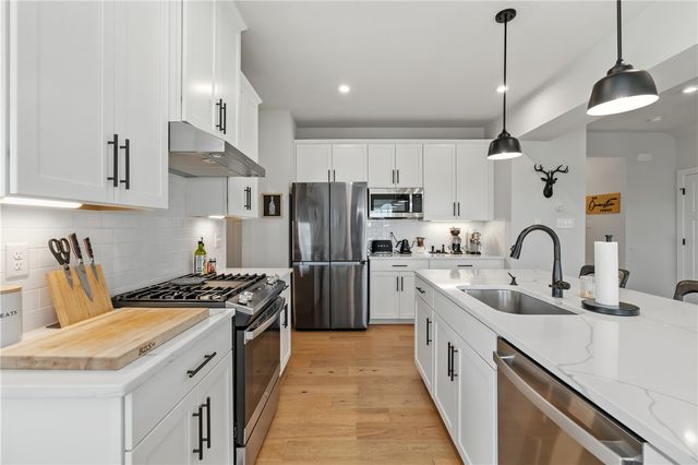 1043 Wedgewood Dr, Penn Twp, PA 15644