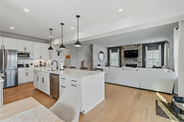 1043 Wedgewood Dr, Penn Twp, PA 15644