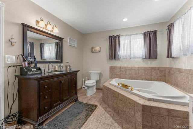 19000 Superior Street, Southgate, MI 48195