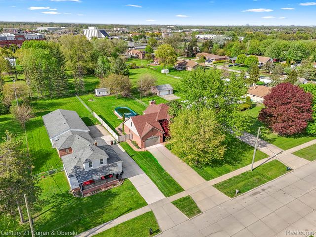 19000 Superior Street, Southgate, MI 48195