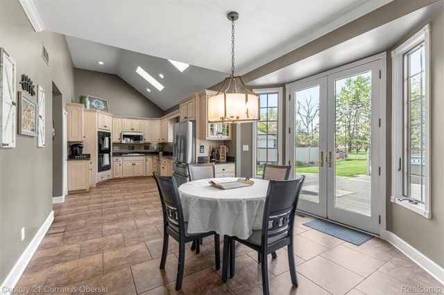 19000 Superior Street, Southgate, MI 48195