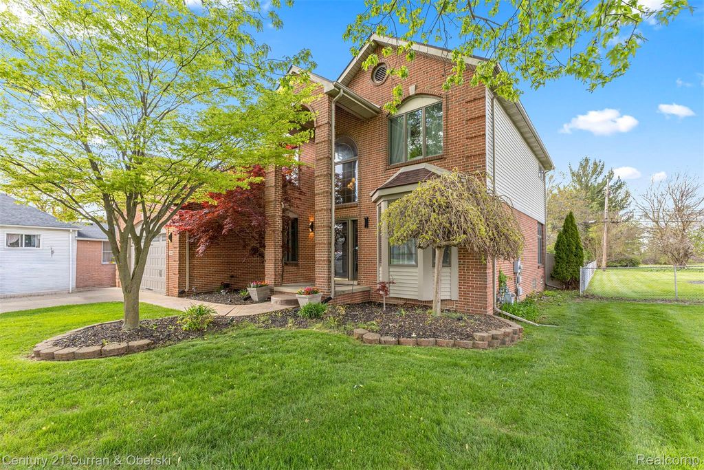 19000 Superior Street, Southgate, MI 48195