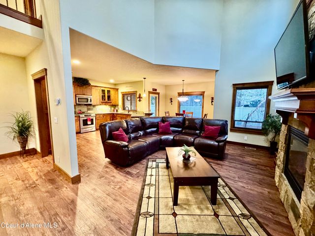 9157 N Piper CT, Hayden, ID 83835