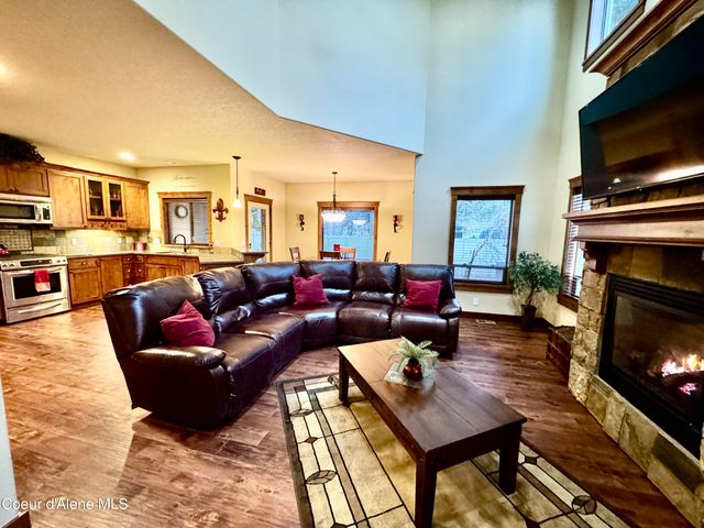 9157 N Piper CT, Hayden, ID 83835