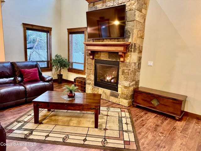 9157 N Piper CT, Hayden, ID 83835