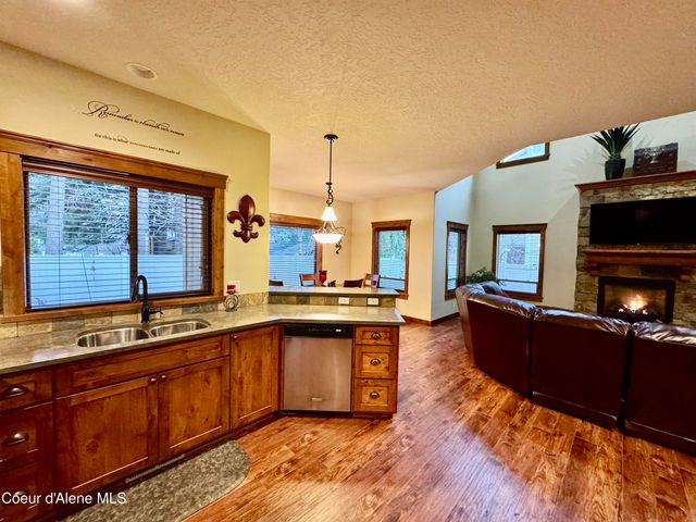 9157 N Piper CT, Hayden, ID 83835