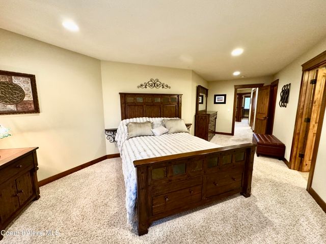 9157 N Piper CT, Hayden, ID 83835