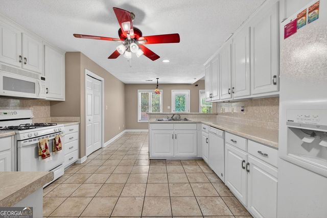 560 Brook Hollow Drive, Mcdonough, GA 30252