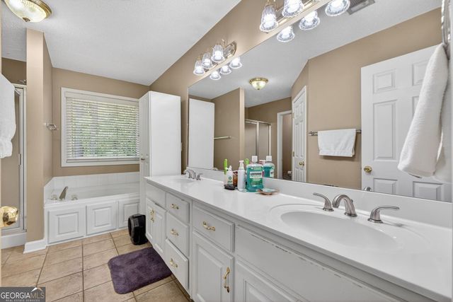 560 Brook Hollow Drive, Mcdonough, GA 30252