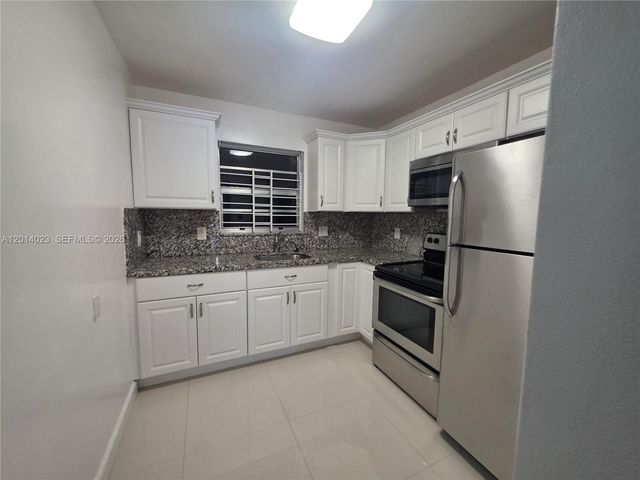 19080 NE 3rd Ct 314, Miami, FL 33179