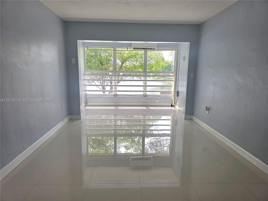 19080 NE 3rd Ct 314, Miami, FL 33179
