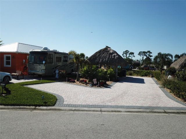 3258 RED TAIL HAWK DRIVE, Polk City, FL 33868
