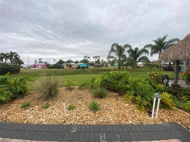 3258 RED TAIL HAWK DRIVE, Polk City, FL 33868