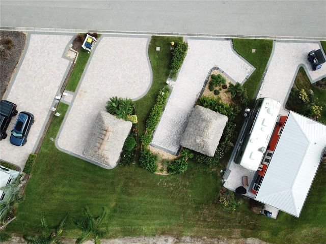 3258 RED TAIL HAWK DRIVE, Polk City, FL 33868