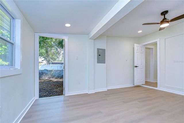 1621 25TH AVENUE S, St Petersburg, FL 33712