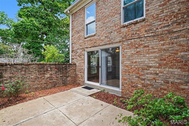 432 Colony Woods Drive, Kirkwood, MO 63122