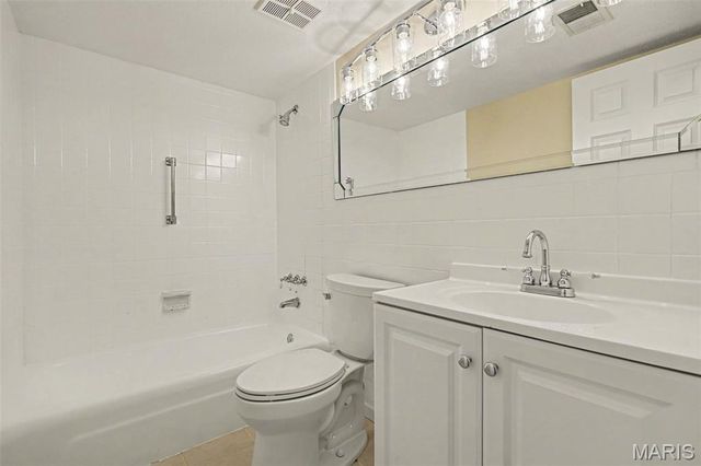 432 Colony Woods Drive, Kirkwood, MO 63122