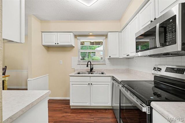 432 Colony Woods Drive, Kirkwood, MO 63122