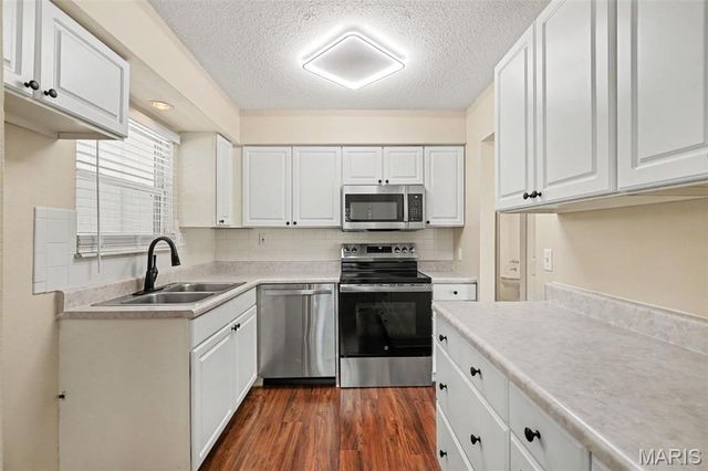 432 Colony Woods Drive, Kirkwood, MO 63122