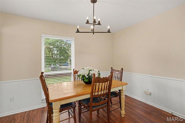 432 Colony Woods Drive, Kirkwood, MO 63122