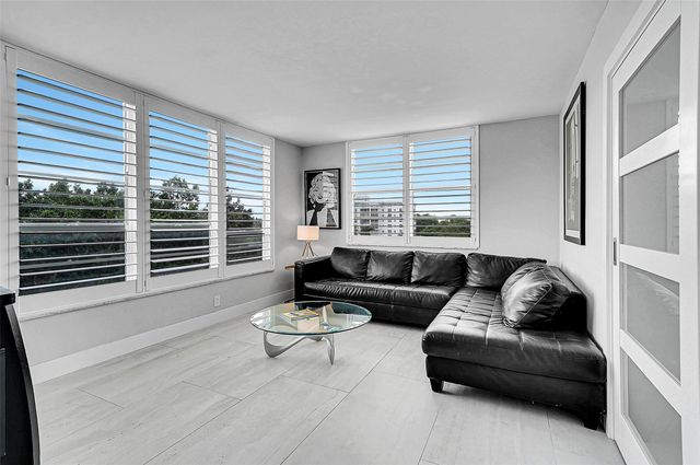 3051 N Course Dr 601, Pompano Beach, FL 33069