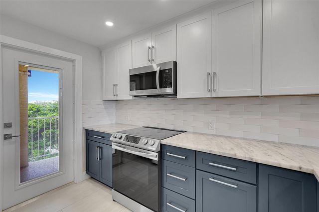 3051 N Course Dr 601, Pompano Beach, FL 33069