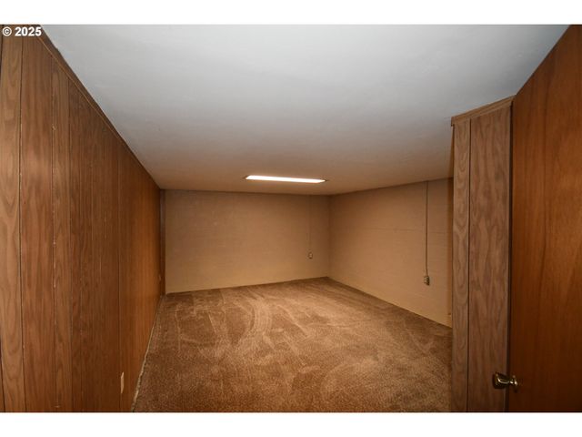 2534 W 10TH St, The Dalles, OR 97058