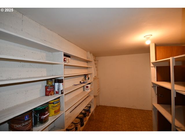 2534 W 10TH St, The Dalles, OR 97058