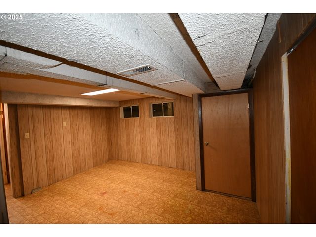 2534 W 10TH St, The Dalles, OR 97058