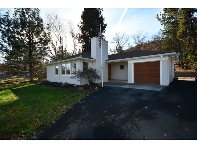 2534 W 10TH St, The Dalles, OR 97058