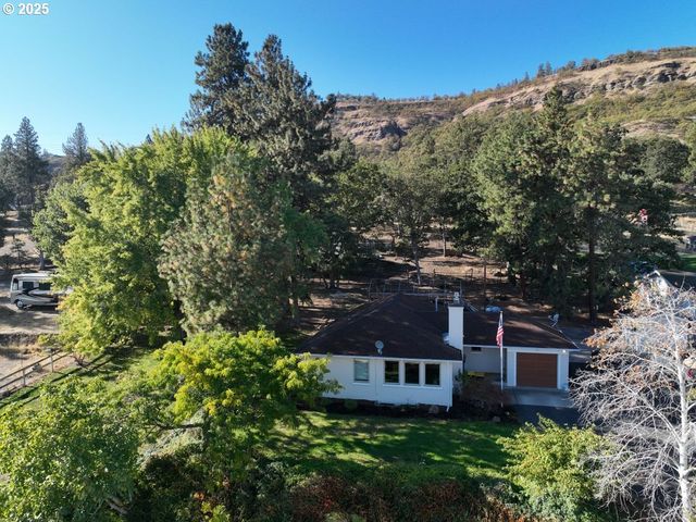 2534 W 10TH St, The Dalles, OR 97058