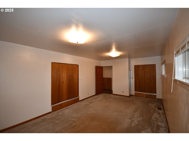 2534 W 10TH St, The Dalles, OR 97058