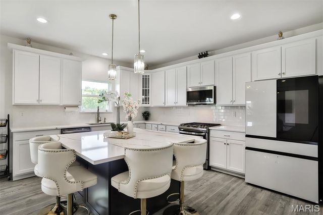 216 Liberty Valley Drive, Foristell, MO 63348