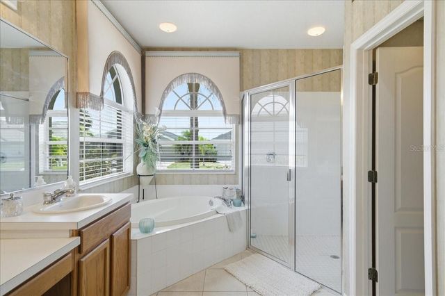 6210 IKES CABIN COURT, Palmetto, FL 34221
