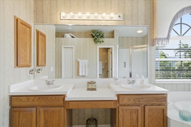 6210 IKES CABIN COURT, Palmetto, FL 34221