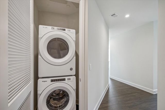 2000 Hughes Landing 111, The Woodlands, TX 77380