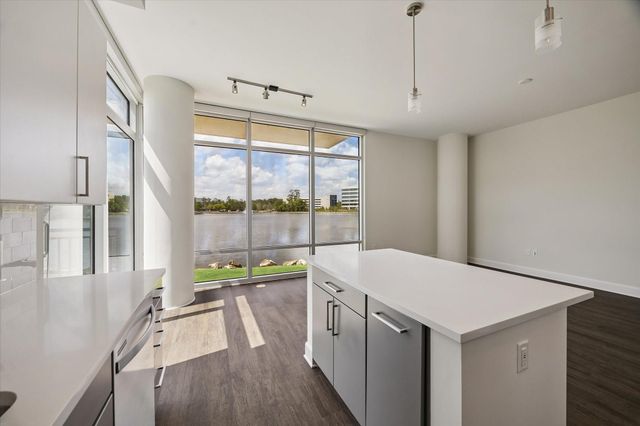 2000 Hughes Landing 111, The Woodlands, TX 77380