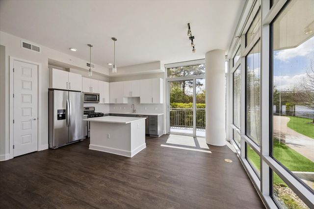 2000 Hughes Landing 111, The Woodlands, TX 77380