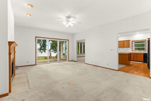 7514 N GALENA Road, Peoria, IL 61615